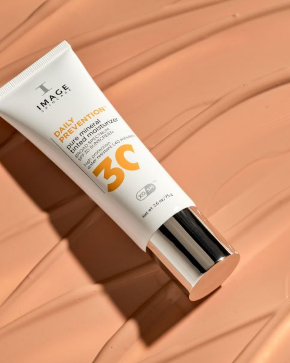 IMAGE Skincare DAILY PREVENTION PURE MINERAL TINTED MOISTURIZER SPF 30 on cream