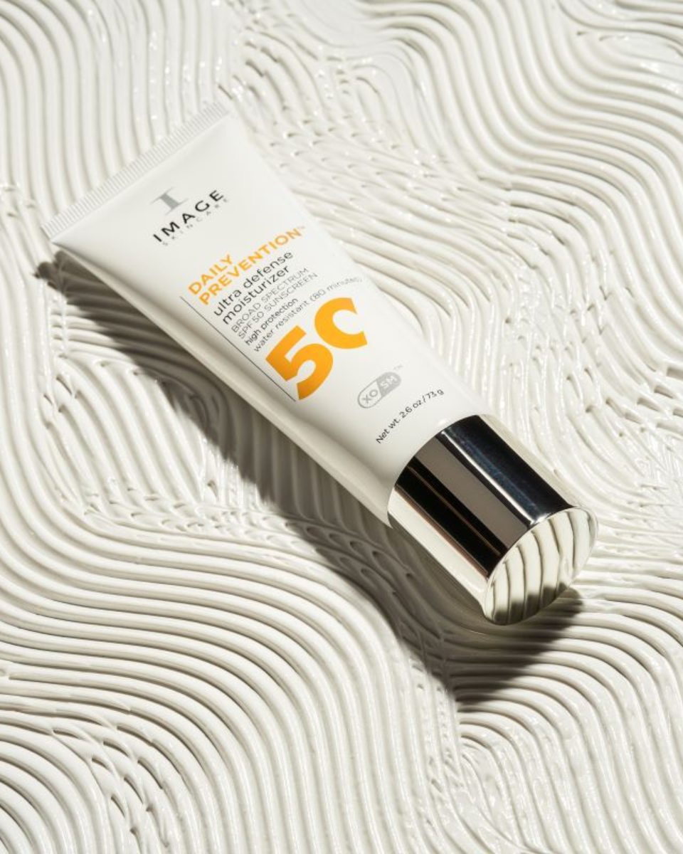 IMAGE Skincare DAILY PREVENTION Ultra Defense Moisturizer Image 2