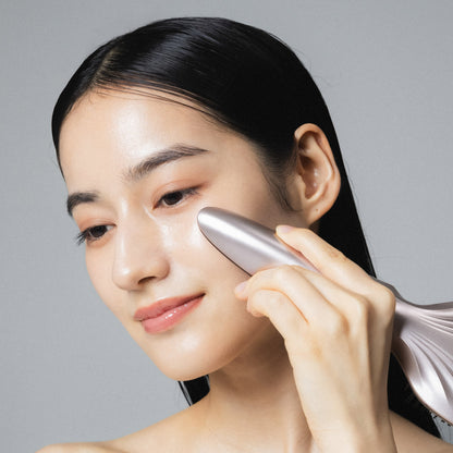 Plamine Clione Spa Japanese beauty-tech scalp massage brush, packaging view