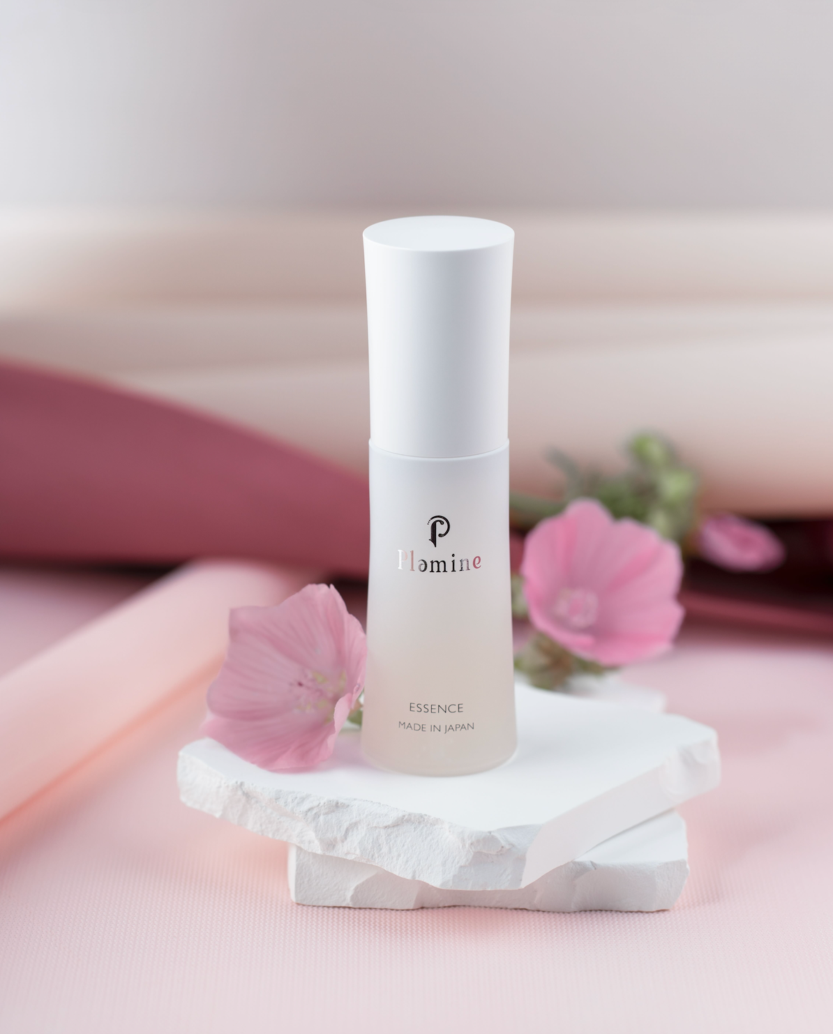 Plamine Essence fullerene face serum packaging