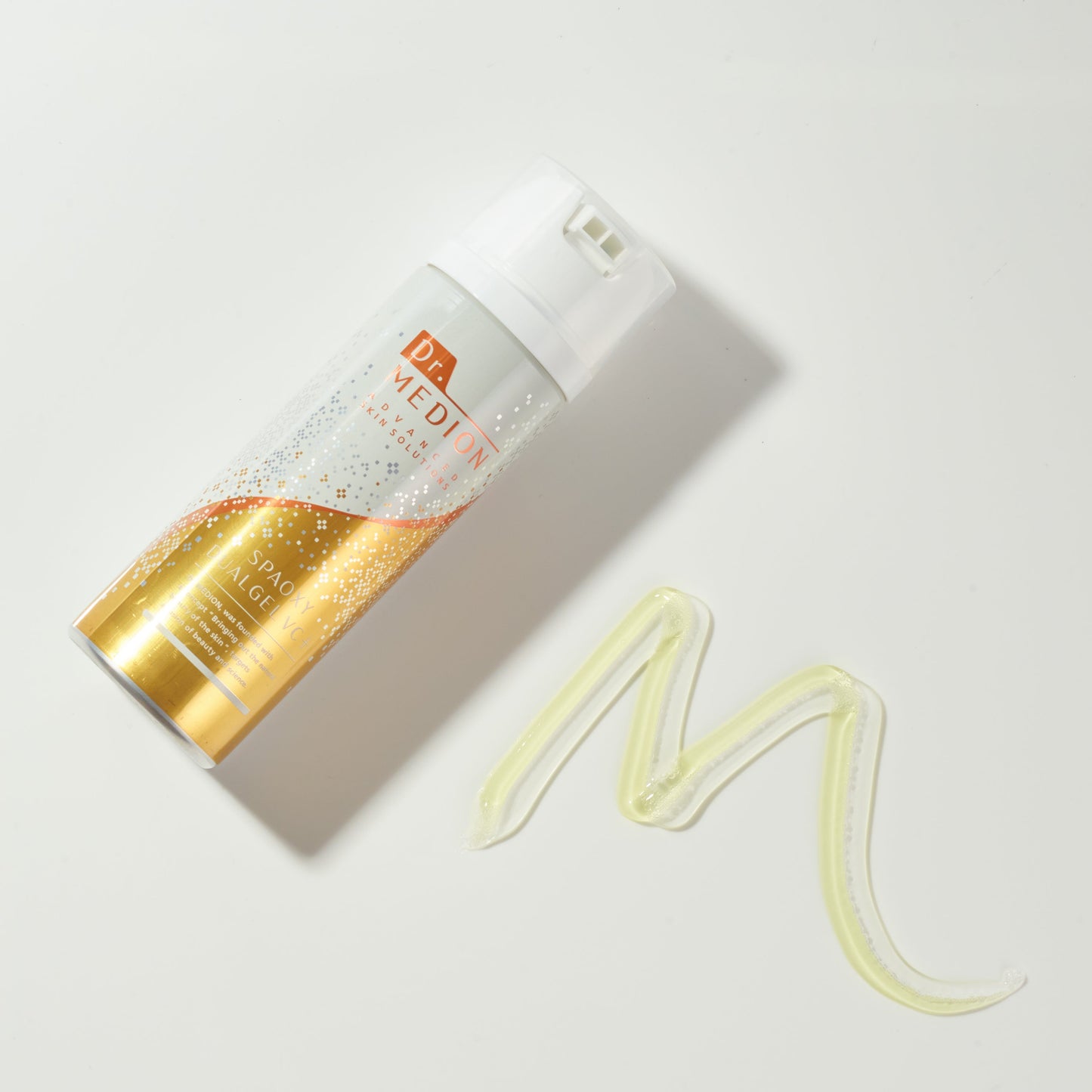 Close-up of Dr. Medion Spaoxy Dualgel VC+ carbonated foam texture