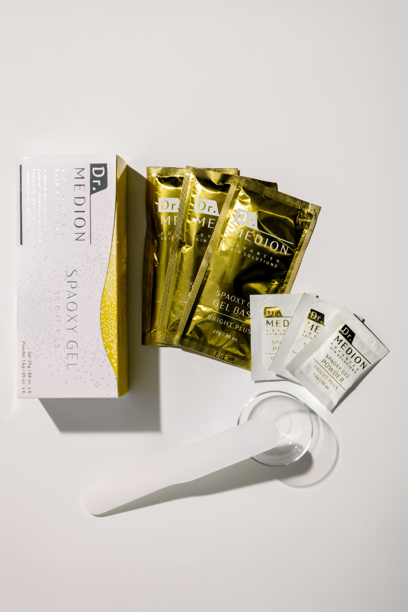 Dr. Medion Spaoxy Gel Bright Plus box with six gel sachets, six powder sachets, mixing cup and spatula