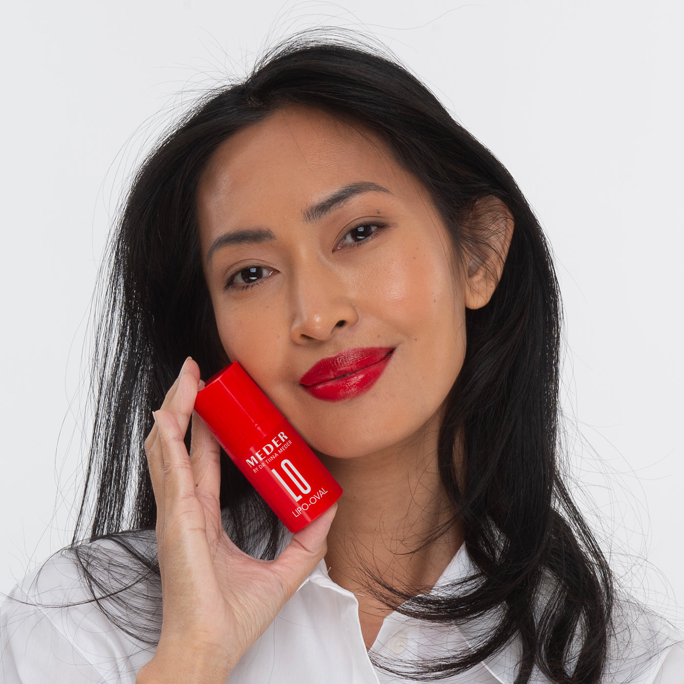 Key ingredients panel for MEDER Lipo-Oval Concentrate showing caffeine, niacinamide, red algae complex and firming peptide