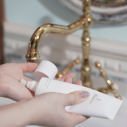 Plamine Washing Foam foam cleanser with sink routine context